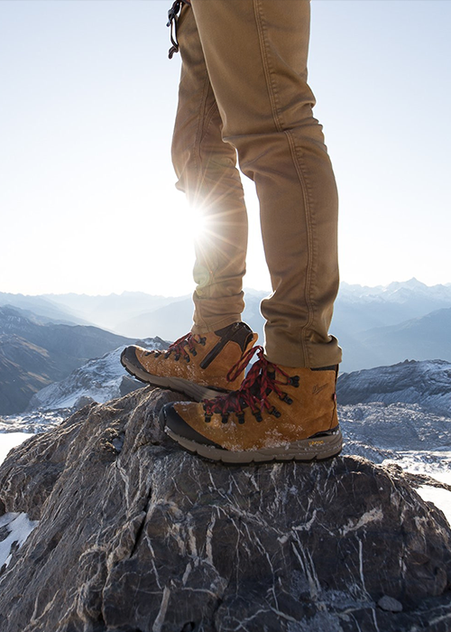 MOUNTAIN BOOTS